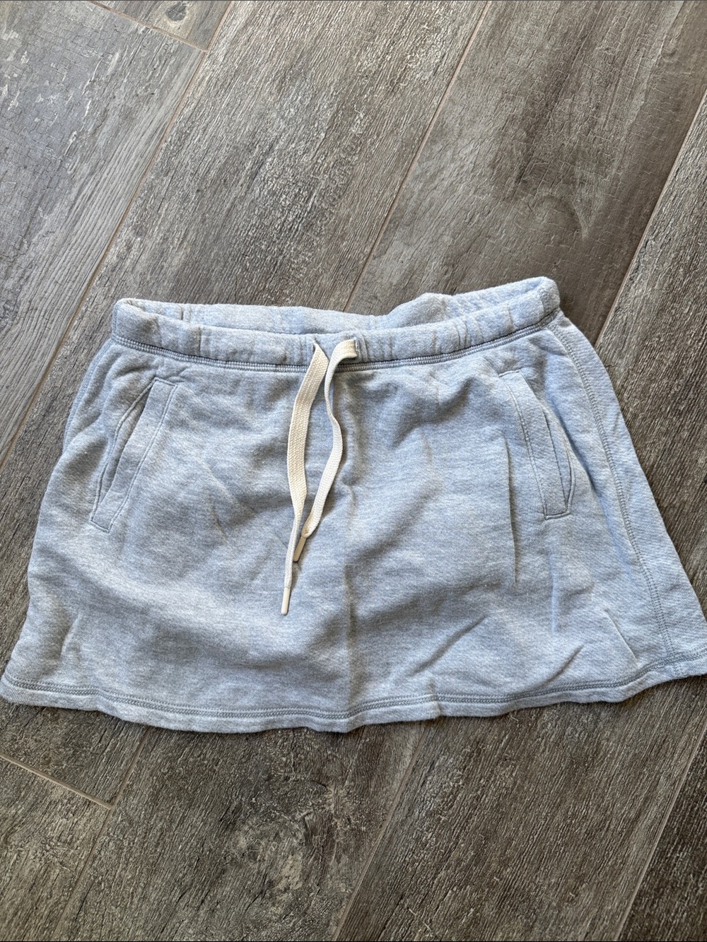 Offline by Aerie Light Gray Women's Sweatshort Skort with Drawstring
